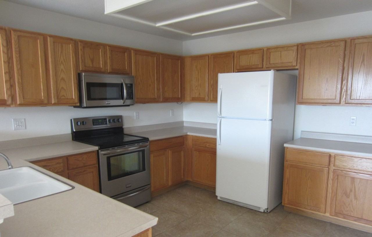 6035 Hombre Ct - Photo 3 of 11