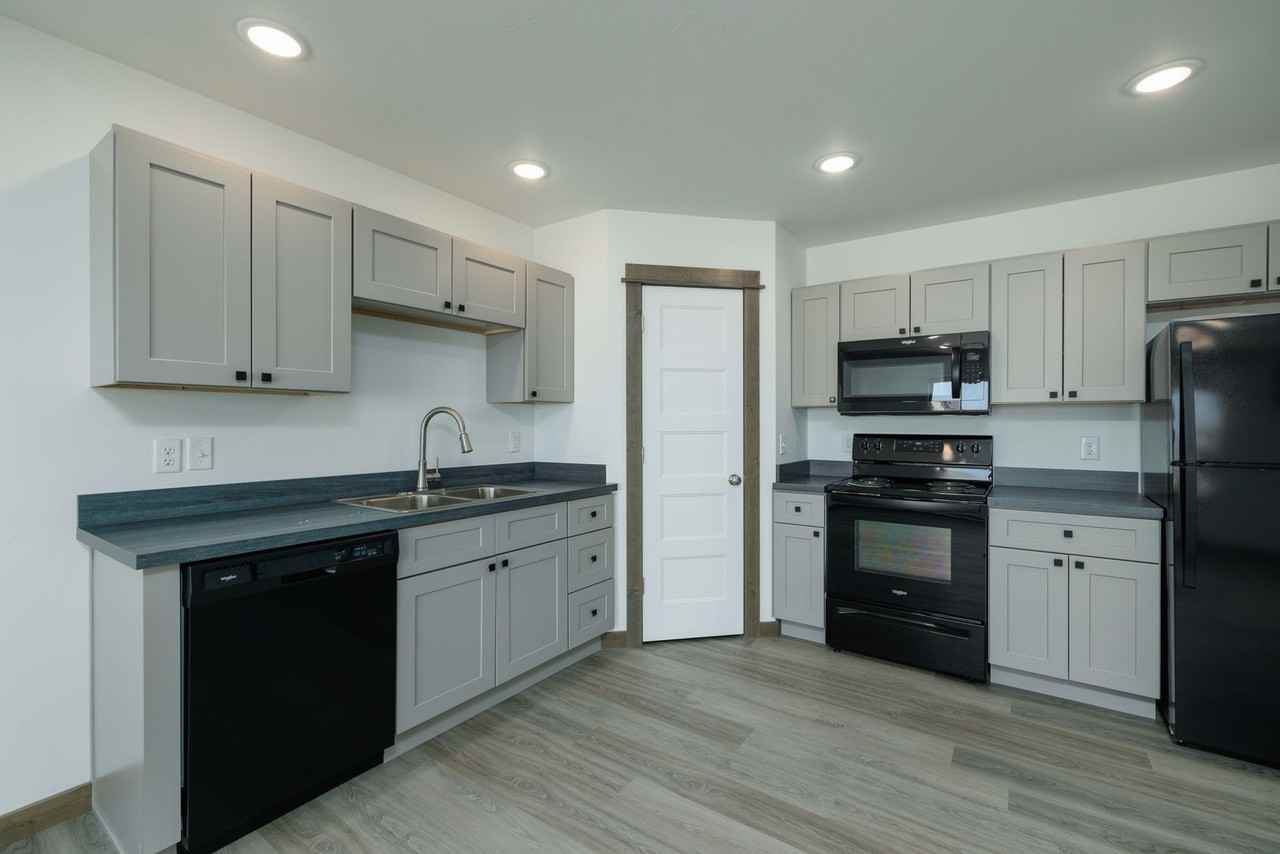 1906 Cruiser Lane - Photo 2 of 8