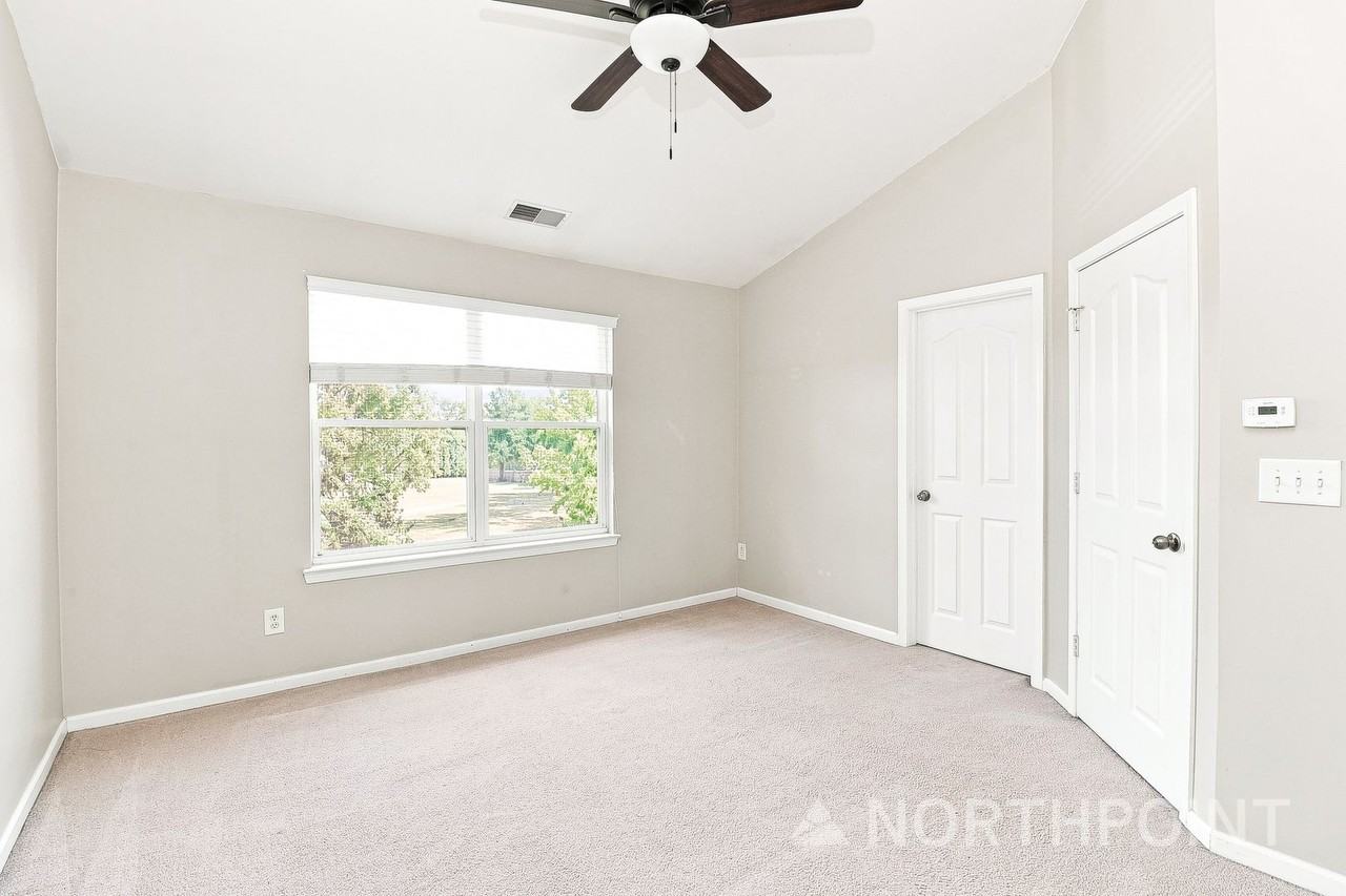 9311 Greenheather Dr - Photo 3 of 13