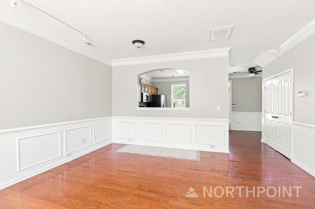 9311 Greenheather Dr - Photo 4 of 13