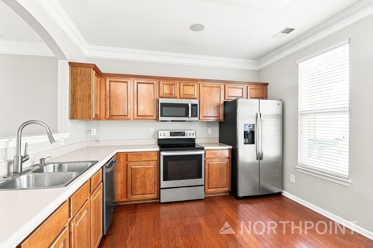 9311 Greenheather Dr - Photo 6 of 13