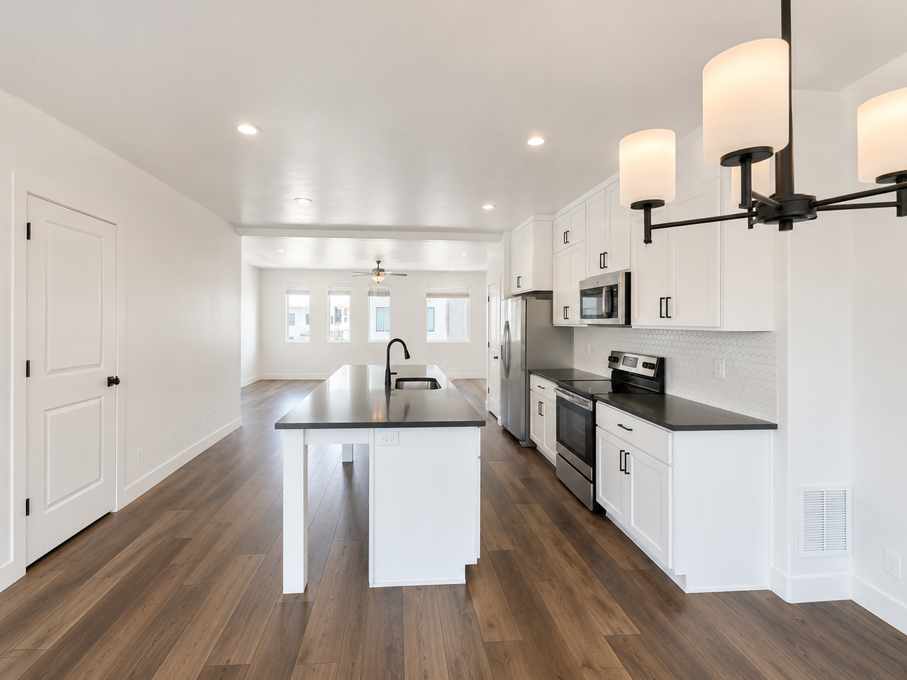 532 S 1080 W - Photo 3 of 22