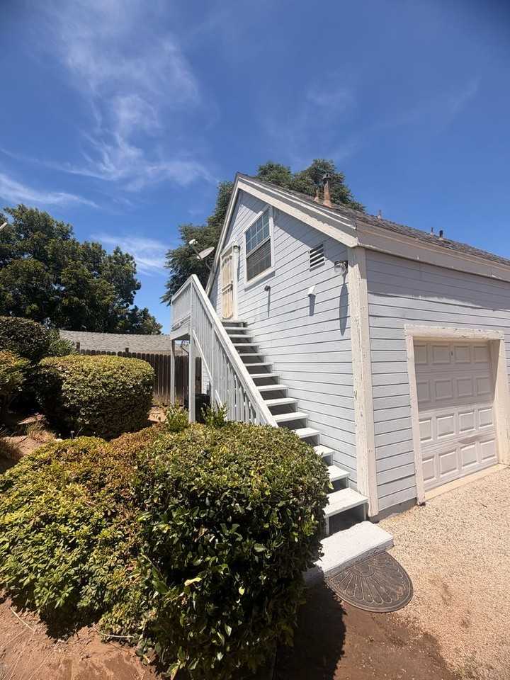 17339 Akley St - Photo 2 of 11