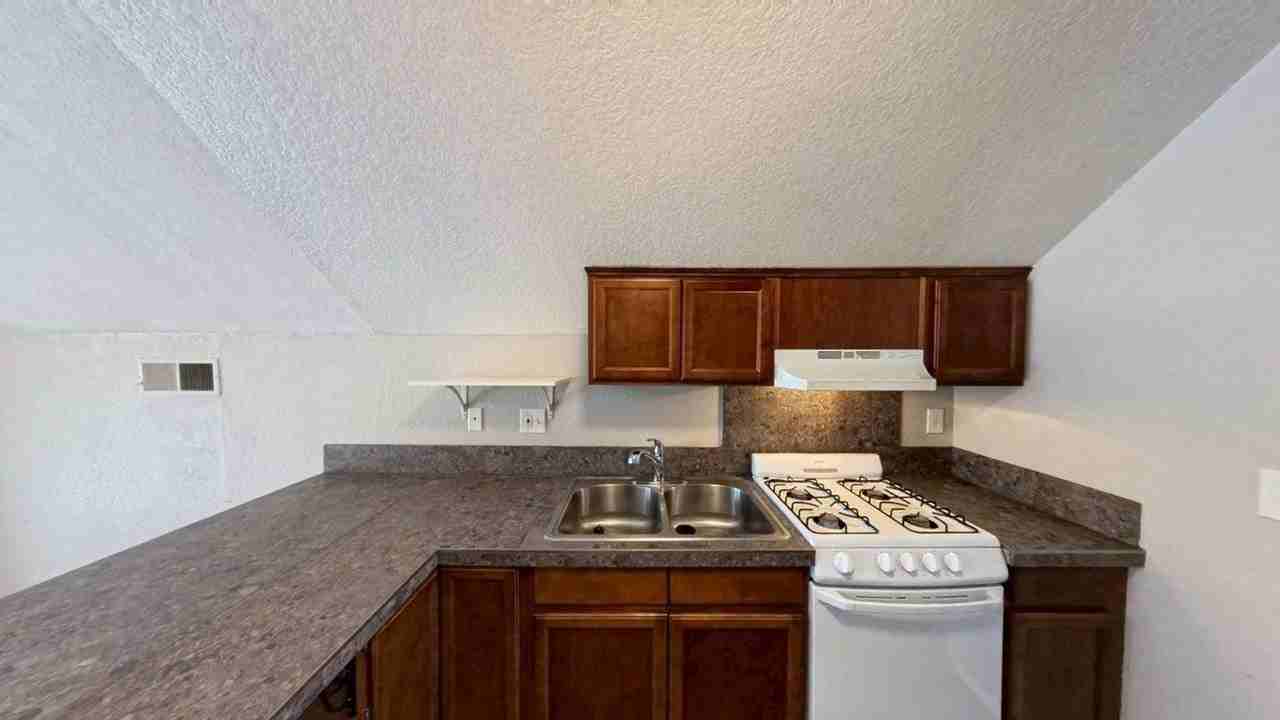 17339 Akley St - Photo 4 of 11