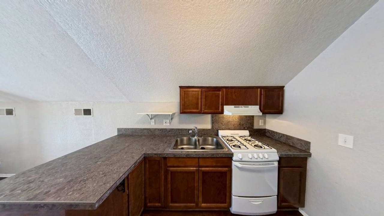 17339 Akley St - Photo 5 of 11