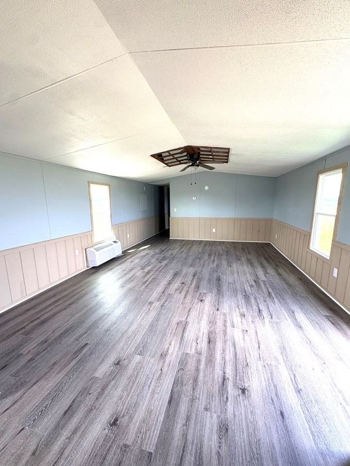 400 Barbara Ln - Photo 2 of 10
