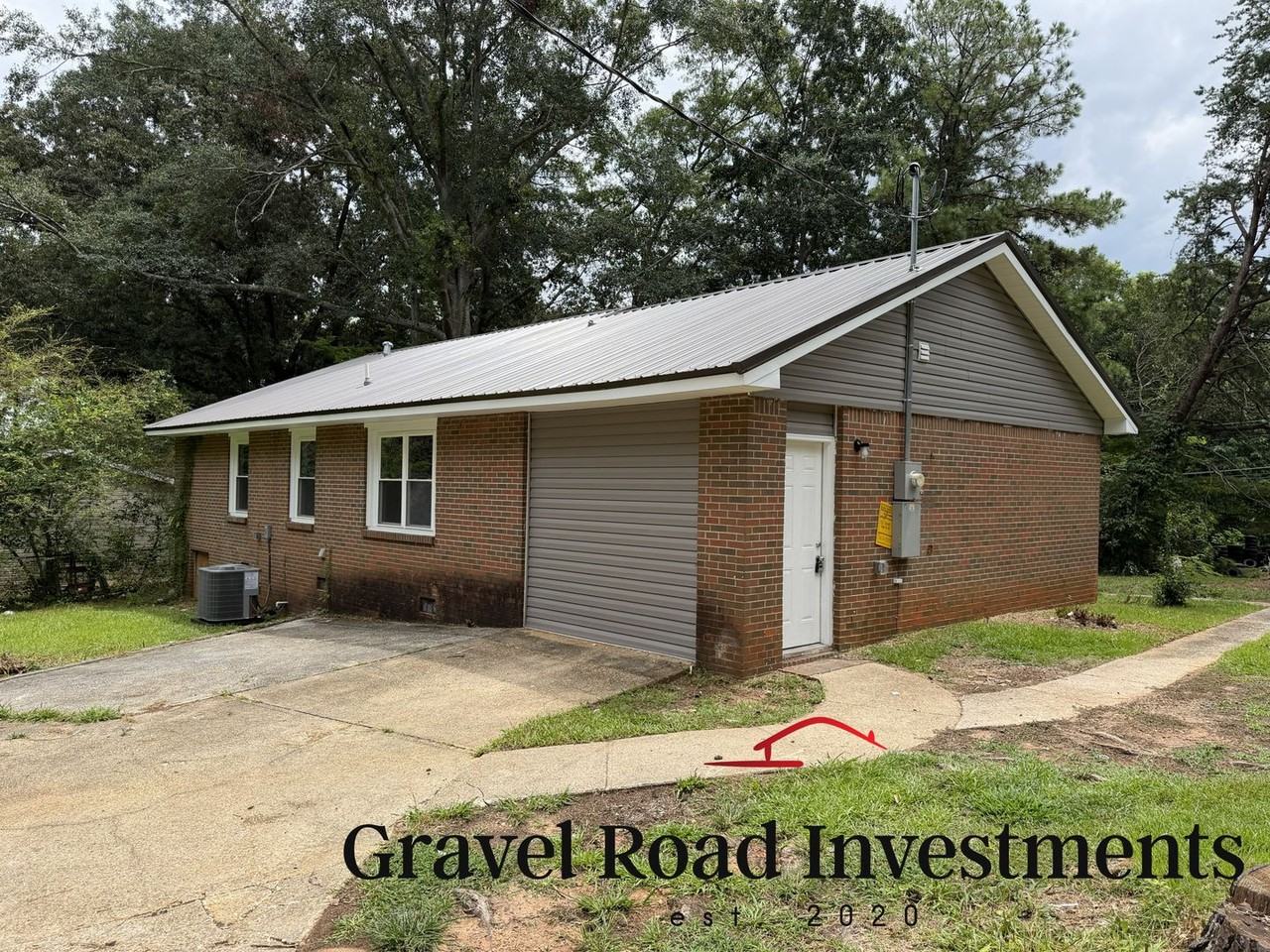 1302 Crescent Ridge Rd Ne - Photo 2 of 16