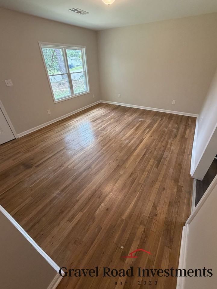 1302 Crescent Ridge Rd Ne - Photo 3 of 16