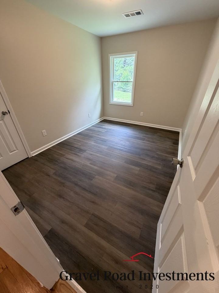 1302 Crescent Ridge Rd Ne - Photo 6 of 16