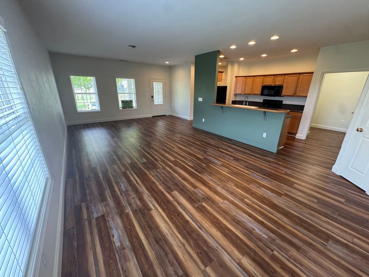 111 Hatleyberry St - Photo 6 of 33