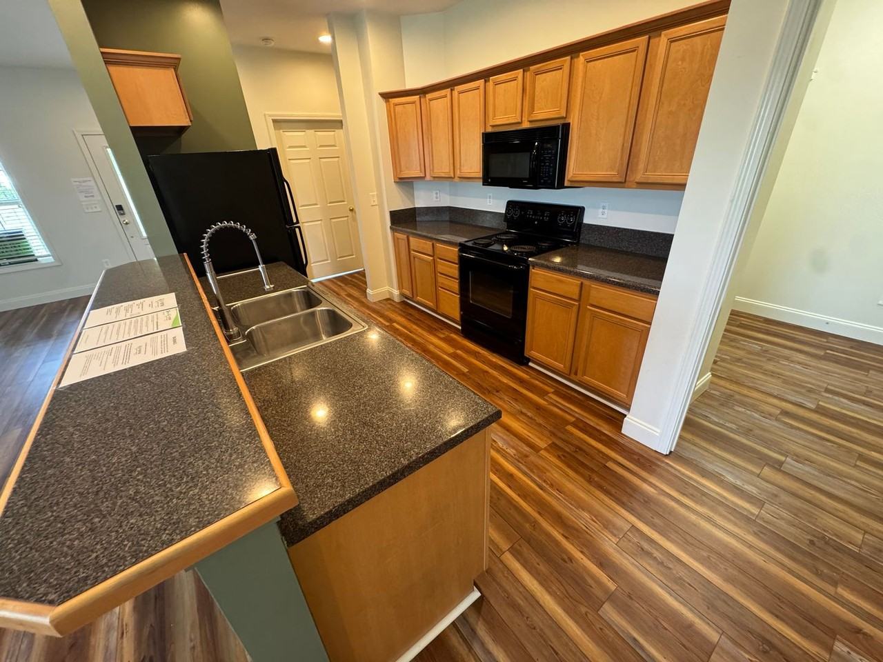 111 Hatleyberry St - Photo 7 of 33