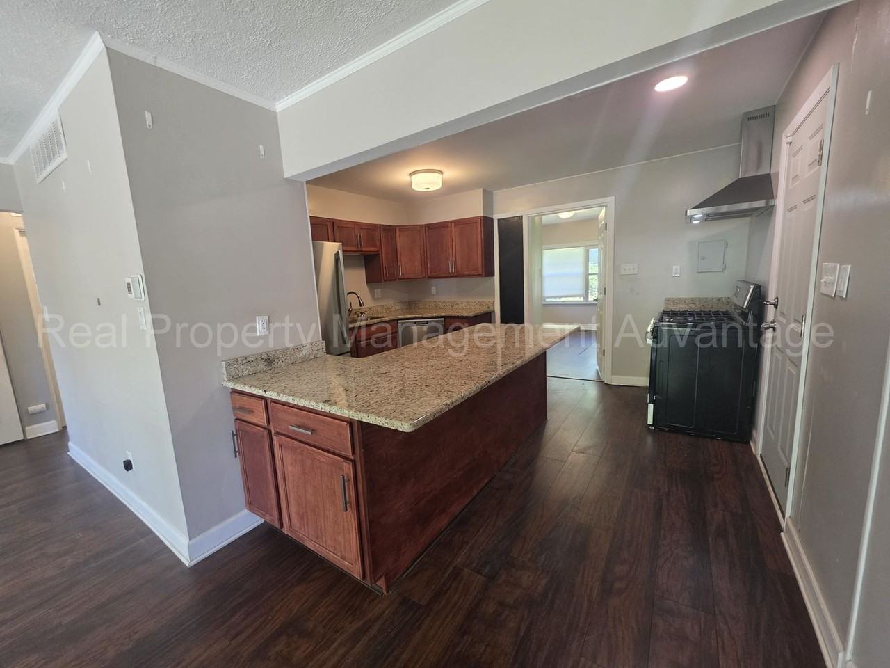 22041 Jerome St - Photo 4 of 21
