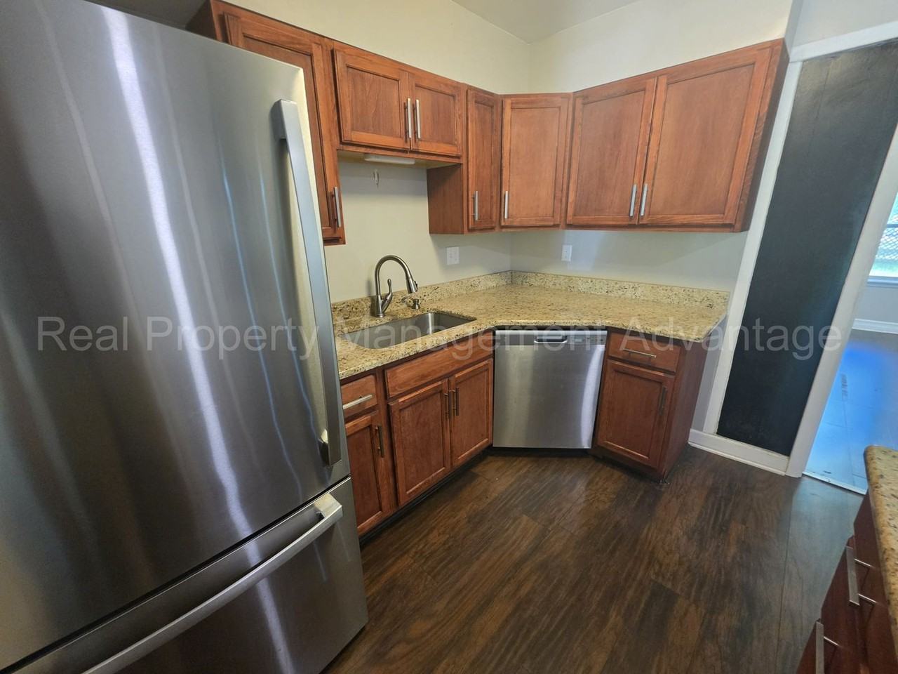 22041 Jerome St - Photo 6 of 21