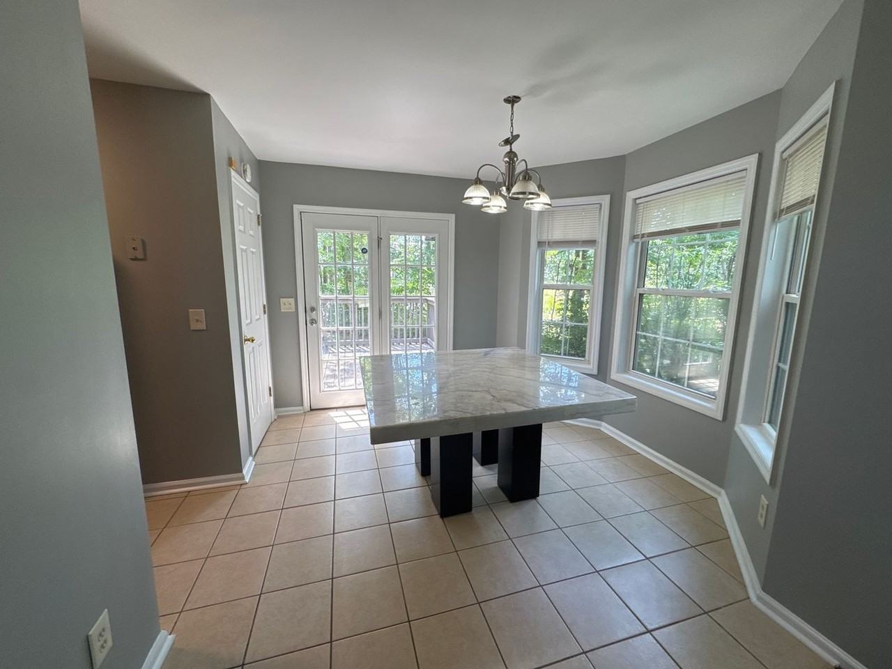3017 Frontier Ln - Photo 3 of 17