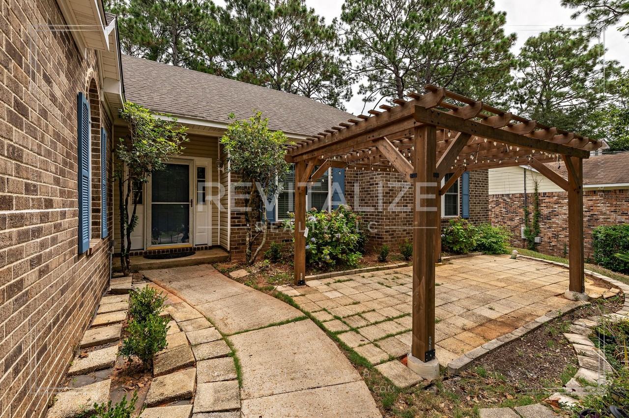 105 Ventura Cir - Photo 4 of 50