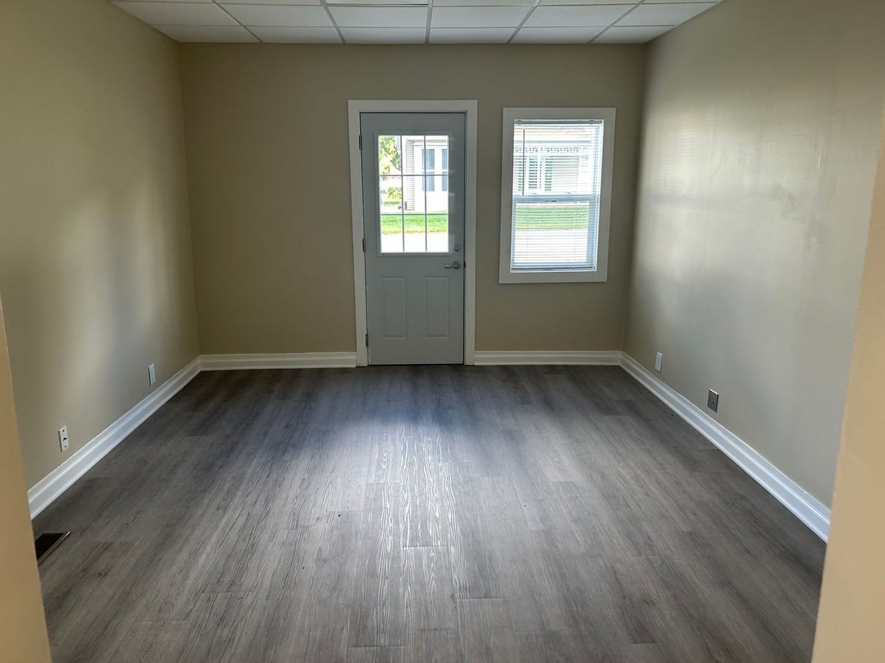 200 S High St - Photo 4 of 13