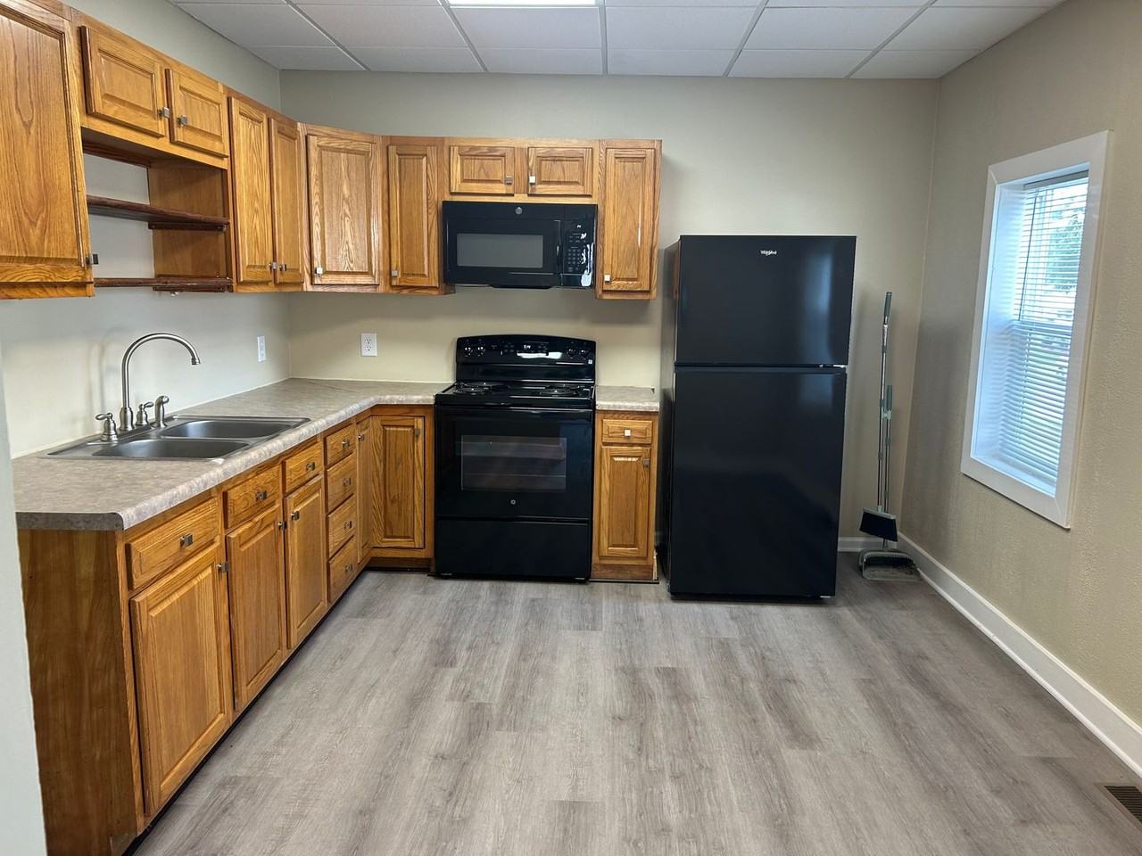 200 S High St - Photo 5 of 13