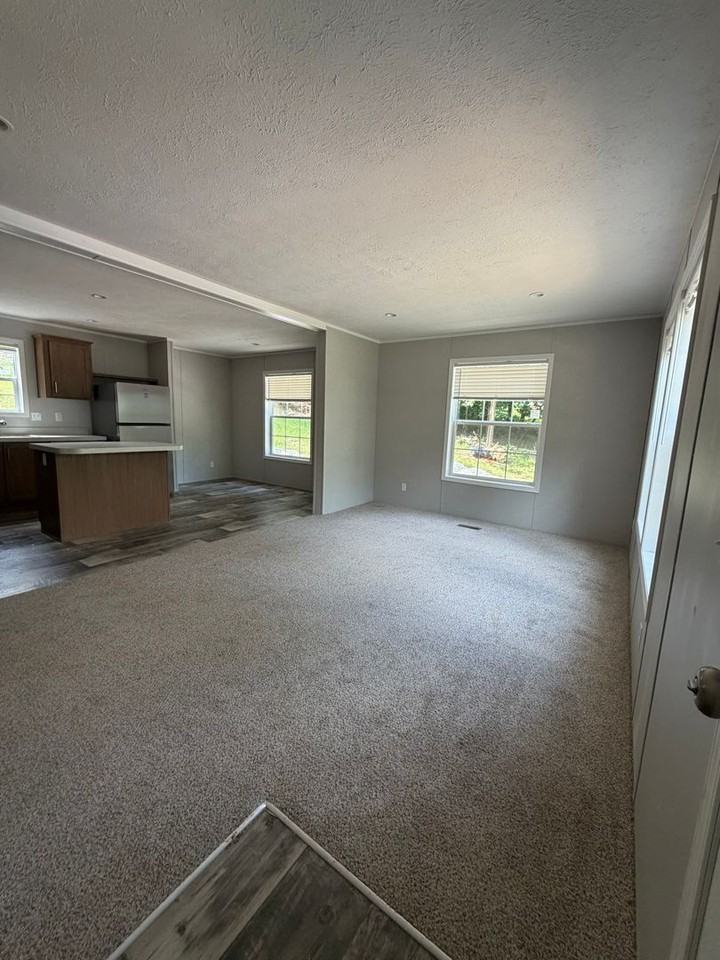 4918 Greenwood Ln - Photo 3 of 20