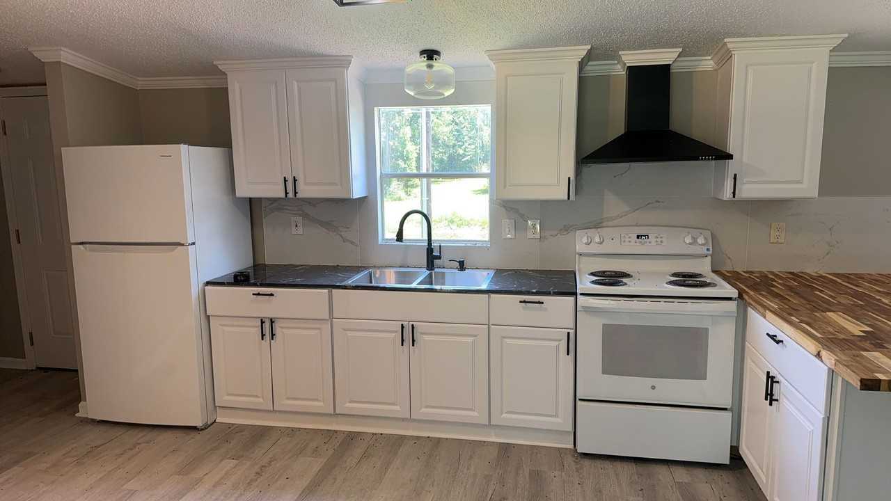 234 Clarks Landing Rd - Photo 2 of 9