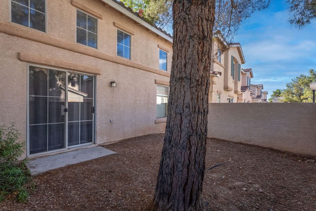 9688 Belle Regal St - Photo 3 of 31