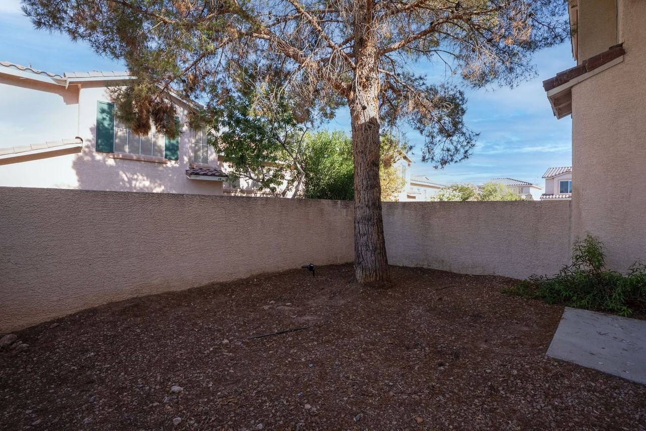 9688 Belle Regal St - Photo 4 of 31