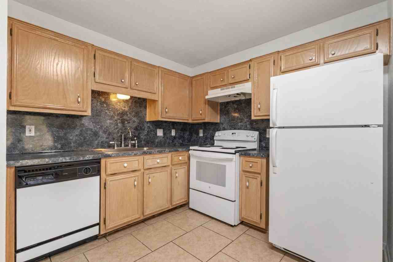 2410 Royal Crest Cir - Photo 7 of 18