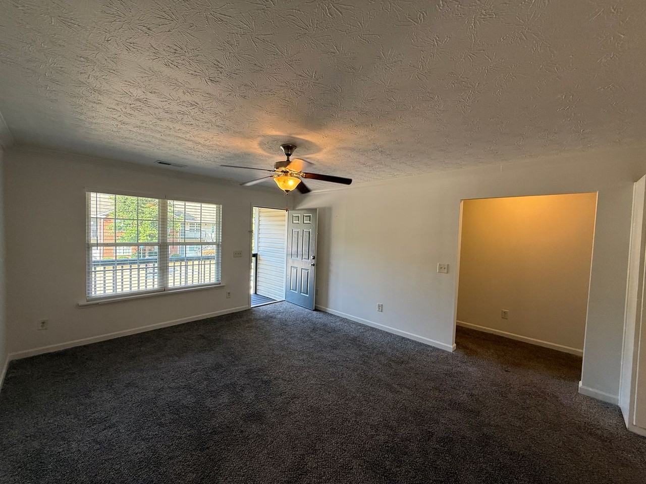 6145 Crystal Dr Apt 7e #E7 - Photo 5 of 19