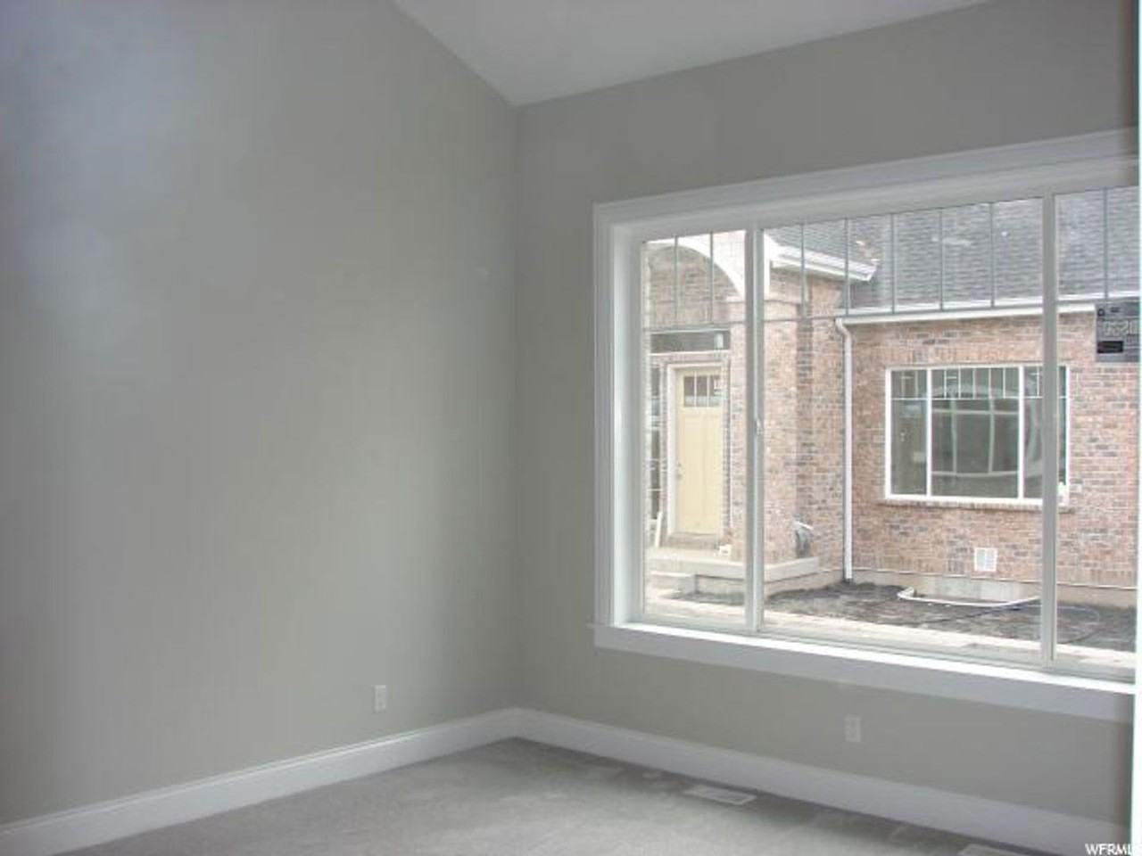1992 E Hedgewood Ct - Photo 7 of 22