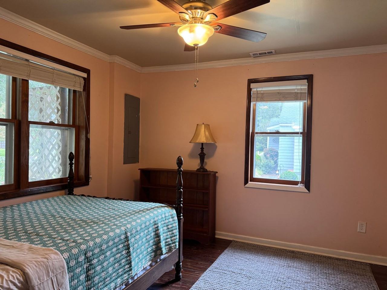 312 Beach St - Photo 7 of 27