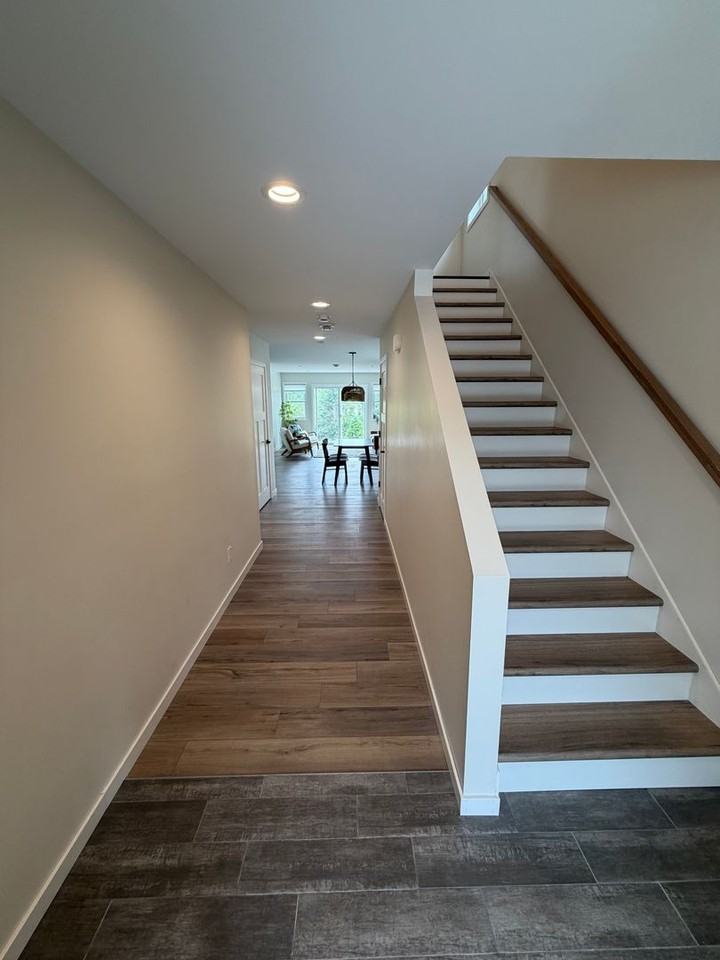 2102 Cottage Hill Cir - Photo 2 of 21