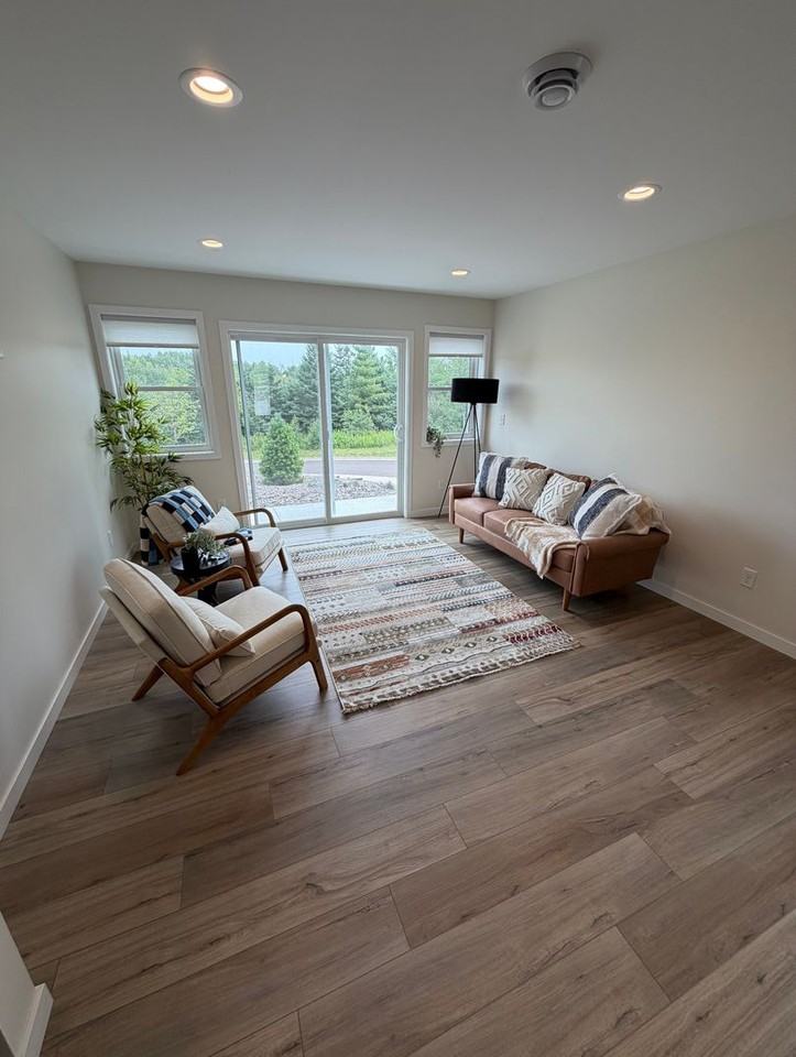 2102 Cottage Hill Cir - Photo 4 of 21