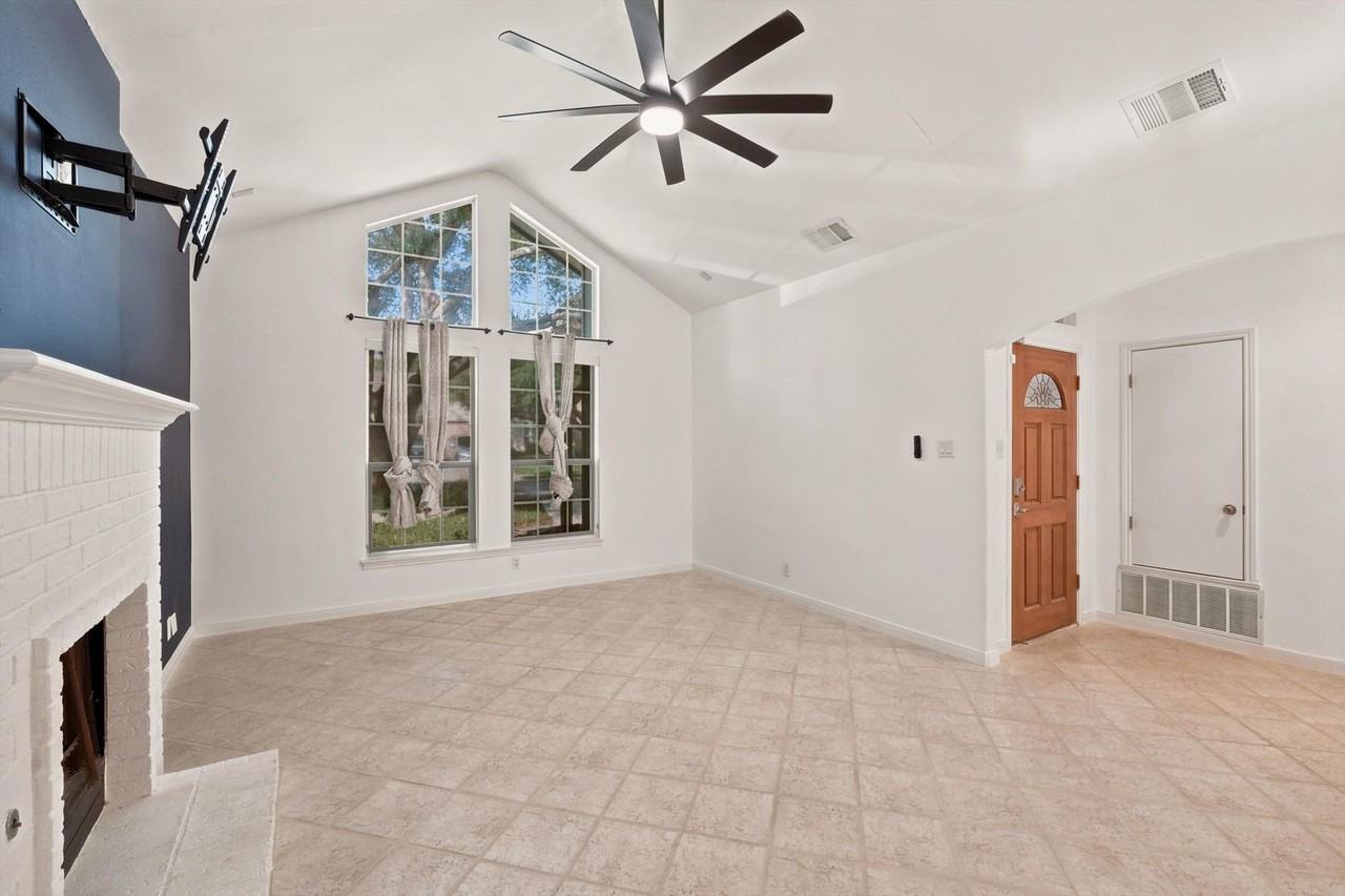 13623 Summer Glen Dr - Photo 3 of 29