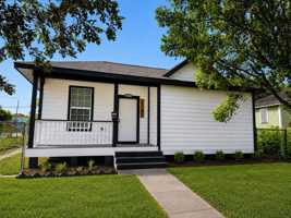 featured image of 5403 Avenue Q 1/2
