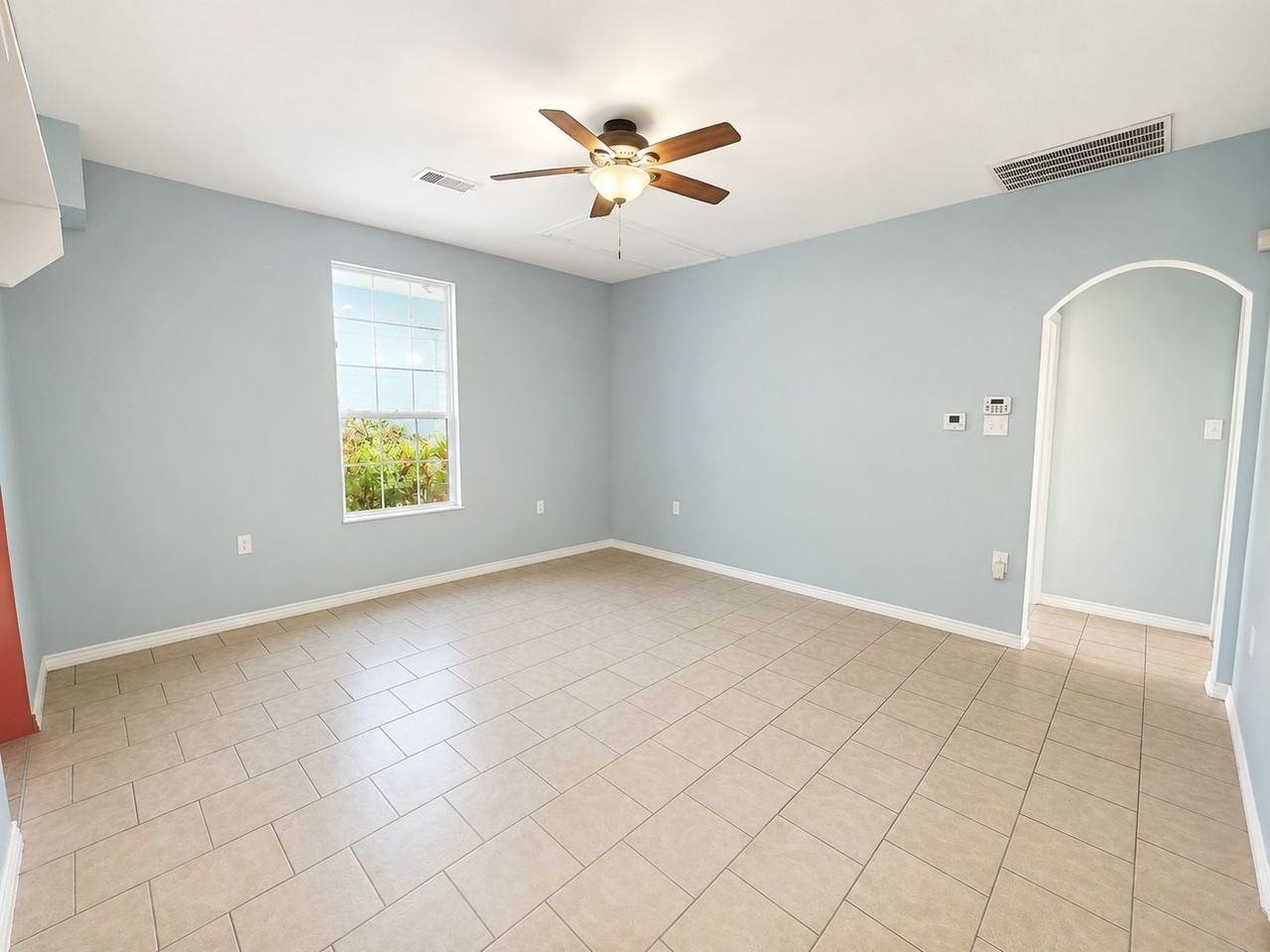 5403 Avenue Q 1/2 - Photo 3 of 13