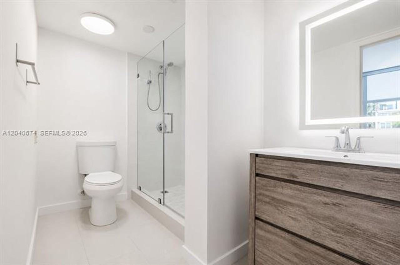 3745 Ne 171st St #27 - Photo 4 of 16