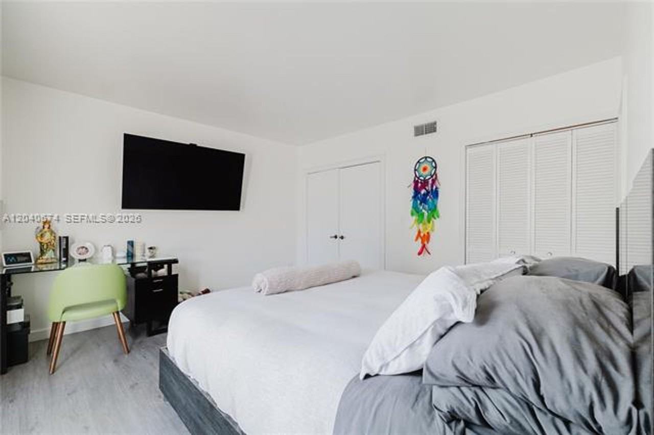 3745 Ne 171st St #27 - Photo 5 of 16