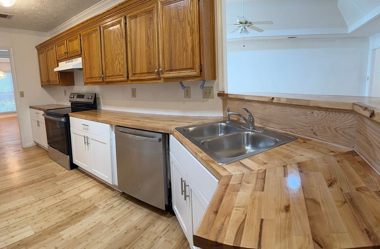 1040 Sunny Field Ct - Photo 3 of 21