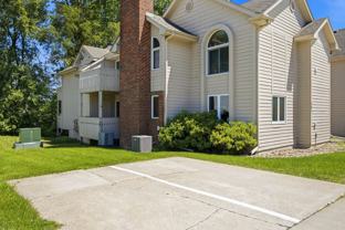 401 Se Lowell Dr #4 - Photo 1 of 1