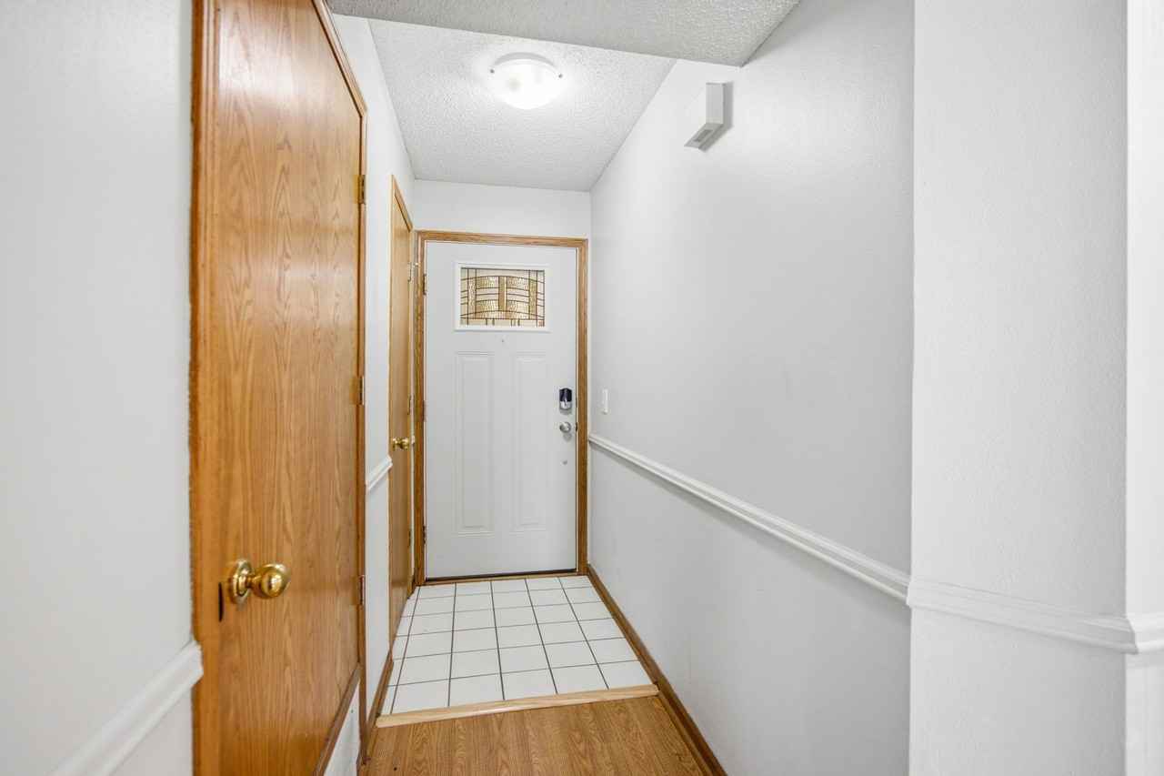 401 Se Lowell Dr #4 - Photo 2 of 50