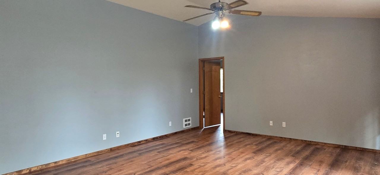 11 E Eld Pl - Photo 3 of 18