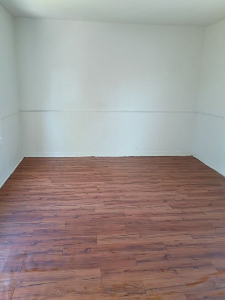 912 Ne 9th Ave - Photo 3 of 10