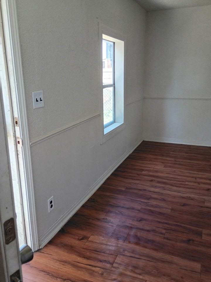 912 Ne 9th Ave - Photo 4 of 10