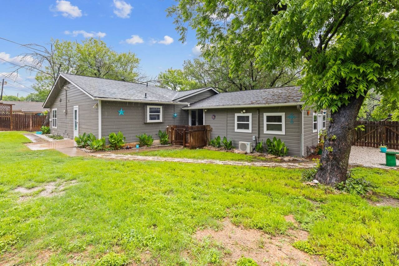 70 Sue Ann Dr - Photo 2 of 27