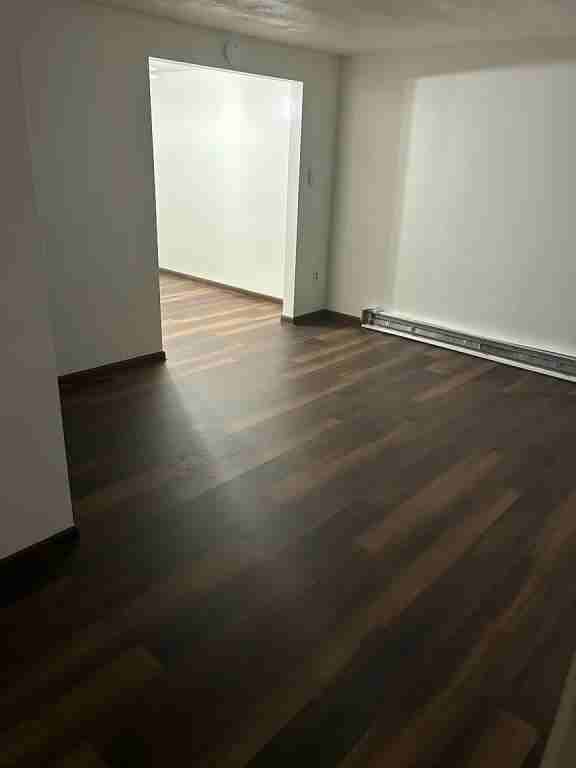 245 Laurel Dr - Photo 3 of 9