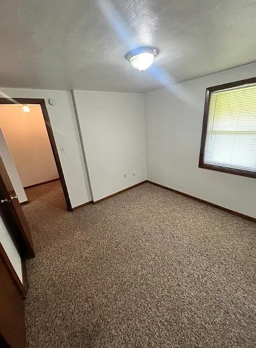 245 Laurel Dr - Photo 7 of 9