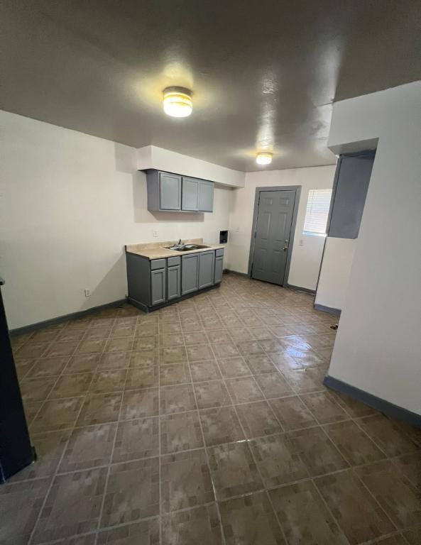 5436 Makeig St - Photo 3 of 14