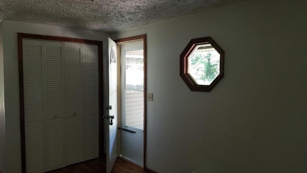 214 S Paul St - Photo 6 of 15