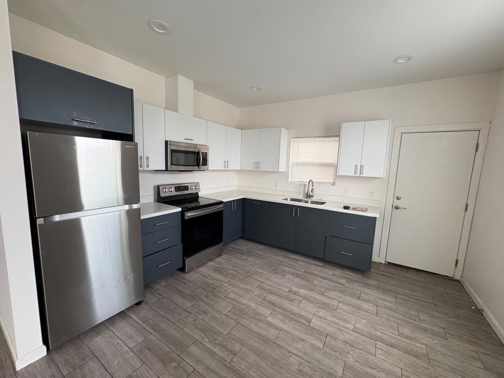 2607 E Hackberry Ave - Photo 2 of 7