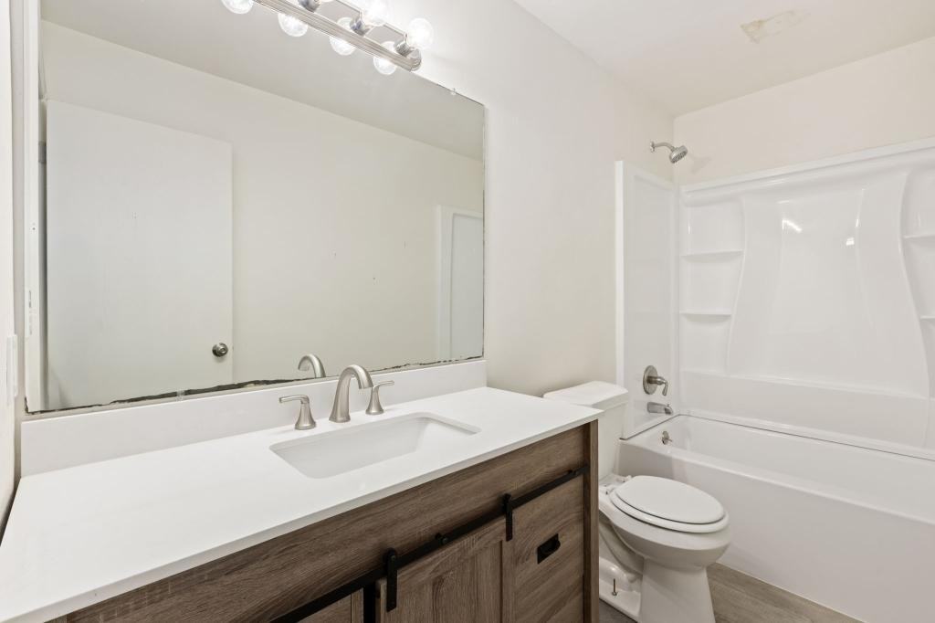 1412 10th St - Photo 7 of 11