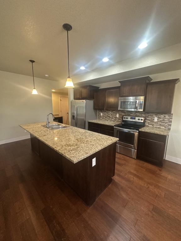2122 Sandbur Dr - Photo 4 of 13